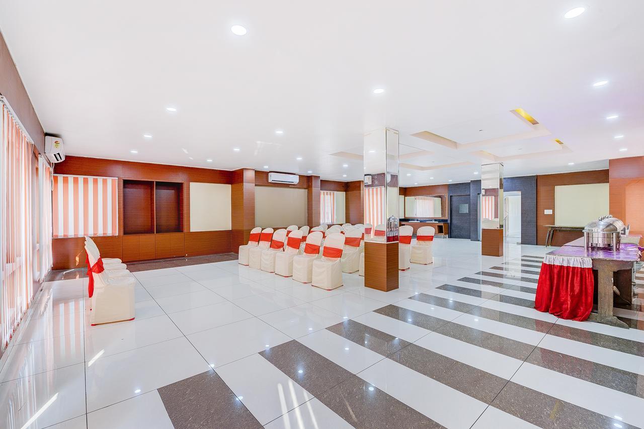 Oyo 13521 Sudhriti Hotel Siliguri Exterior foto
