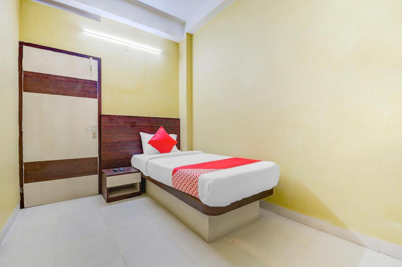 Oyo 13521 Sudhriti Hotel Siliguri Exterior foto